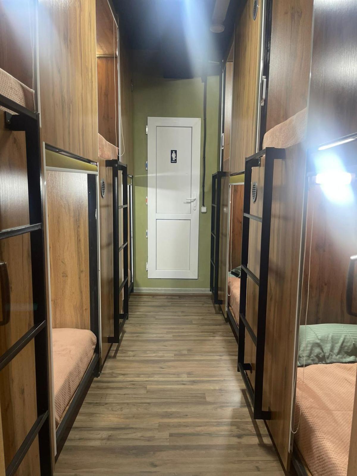 Hostel Kochevnik Capsule Hotel Almaty Eksteriør bilde