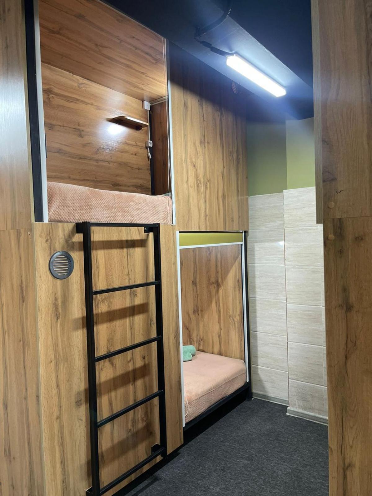 Hostel Kochevnik Capsule Hotel Almaty Eksteriør bilde