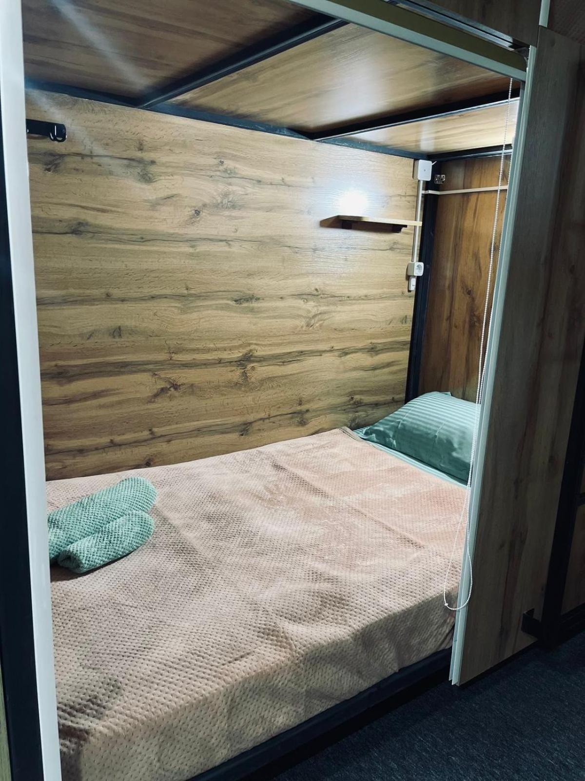 Hostel Kochevnik Capsule Hotel Almaty Eksteriør bilde